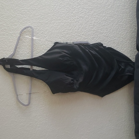 Tommy Hilfiger sz 10 one pcs - Picture 2 of 4